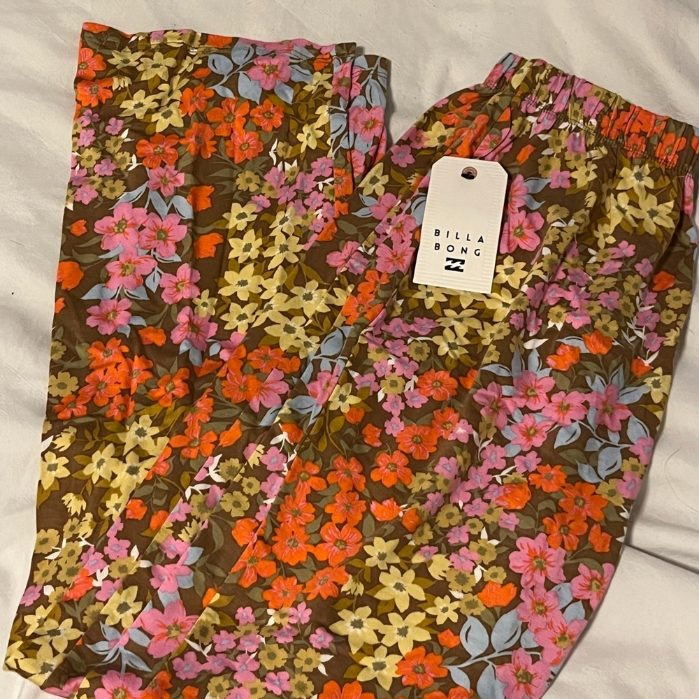 NWT Floral Billabong Pants